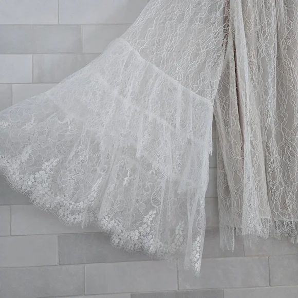 Alice + Olivia Delia Ruffled Lace Tunic Top Blouse White Sheer Mesh Bell Sleeve - Picture 3 of 10